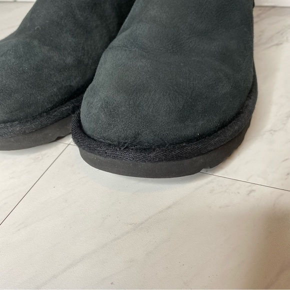 UGG Classic Short Black Winter Boot 9 - Picture 8 of 14